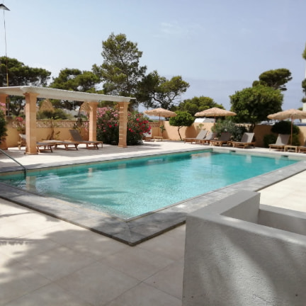 Zona de recepción de los Apartamentos Andreas, cerca de la playa de Es Trenc, Mallorca