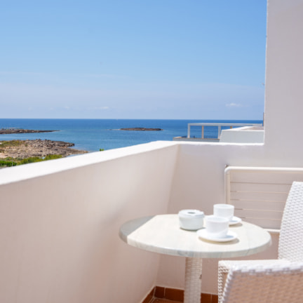 Terrasse mit Aussicht von den Ferienwohnungen Andreas, in der Nähe des Strandes von Es Trenc, Mallorca